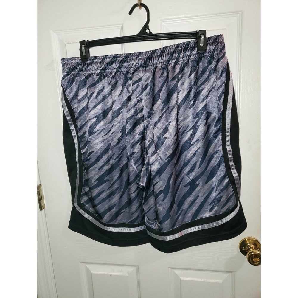 AND1 Mens Basketball Shorts Grey Black Tiger Stripe Athletic XL ANM213SH16